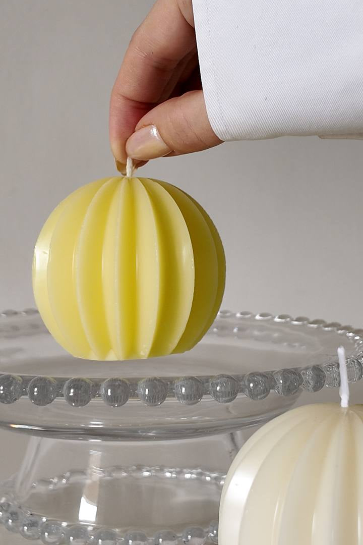 The Ribbed ball
